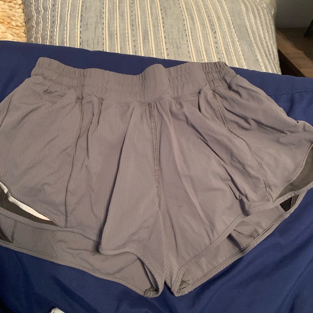 Size 6 lulu shorts!